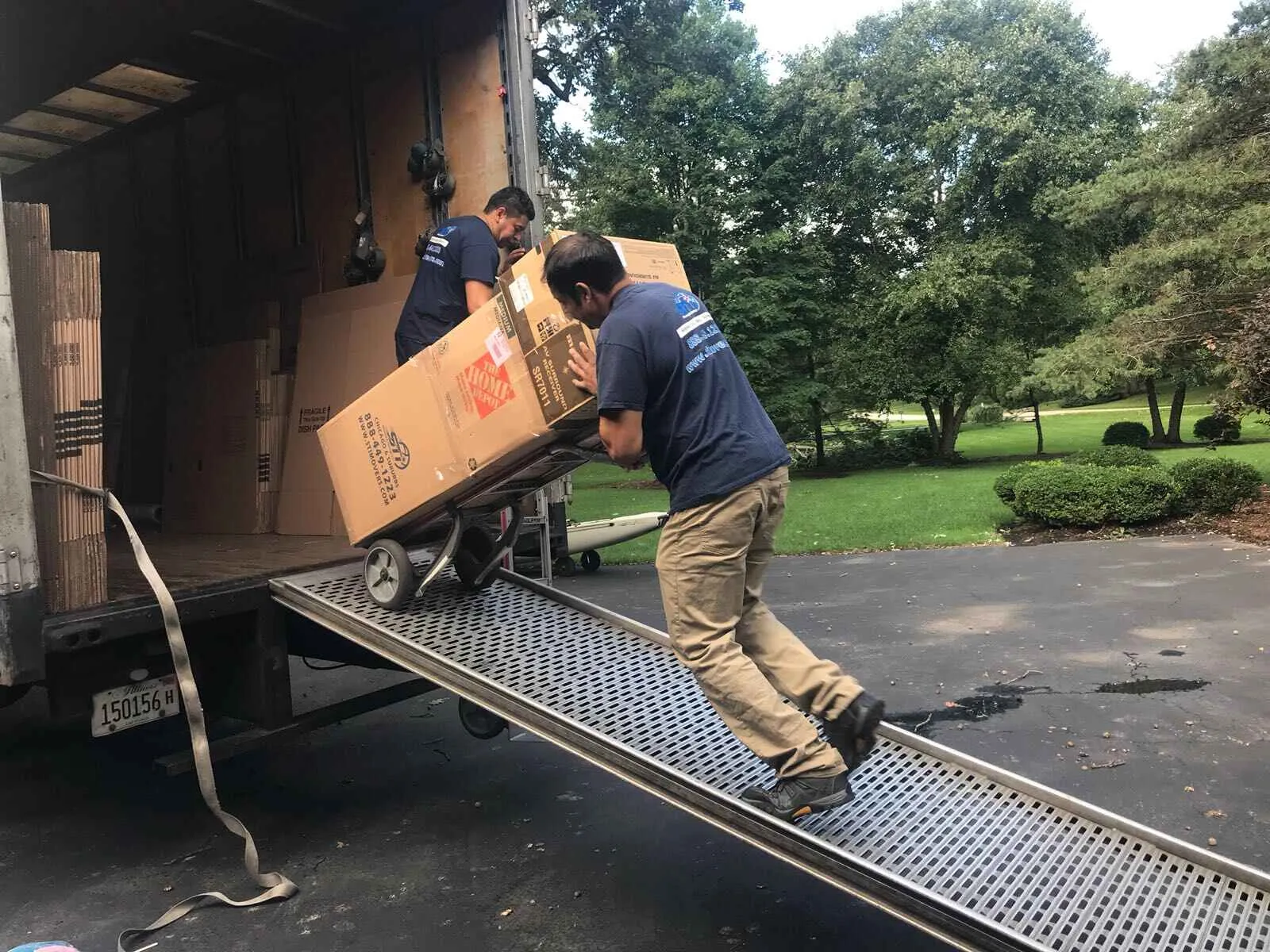 Long Distance Movers in Glen Ellyn